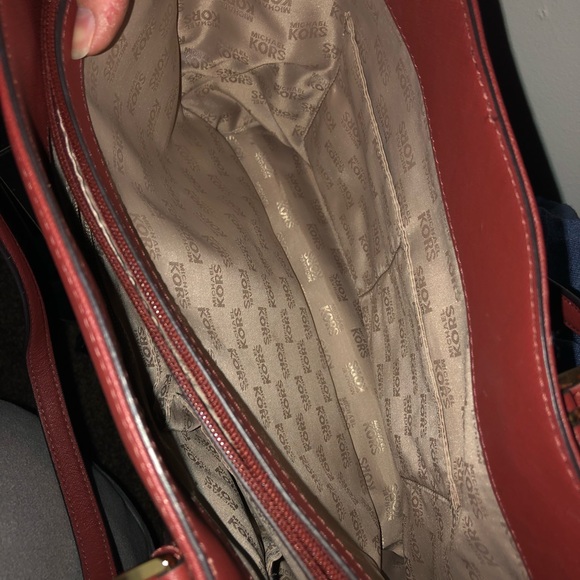 💥SALE💥 Michael Kors Tote - Picture 3 of 5